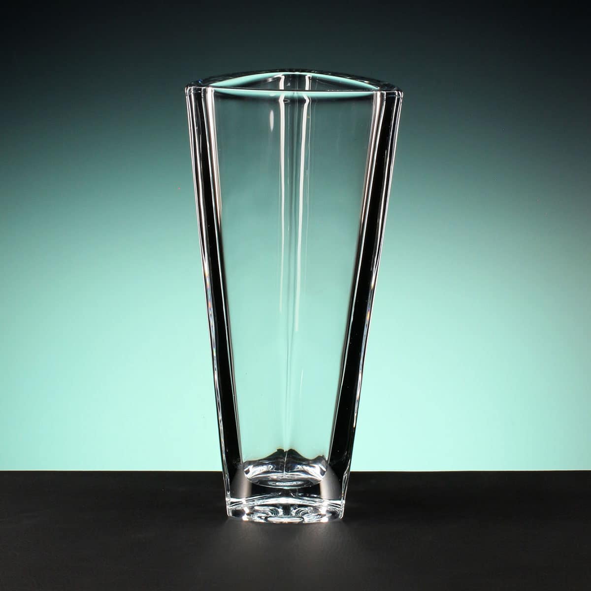 Triangle Vase, Optic